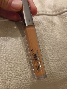 Saie Concealer - New-Warm Tan HBsix